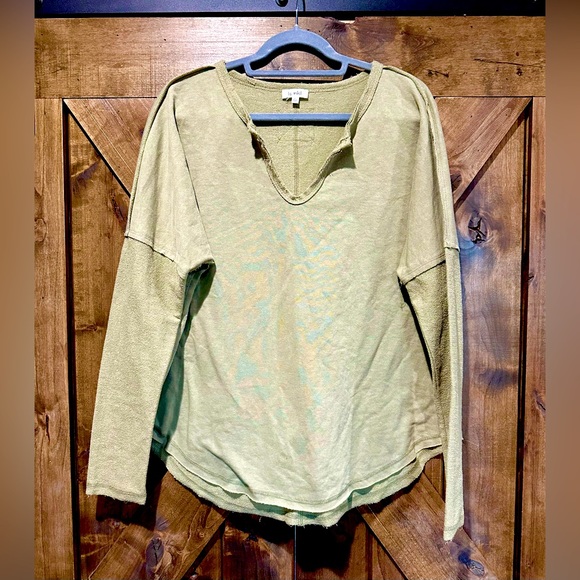 Tops - EUC La Miel Olive Green Long Sleeve Jersey Top Sz L